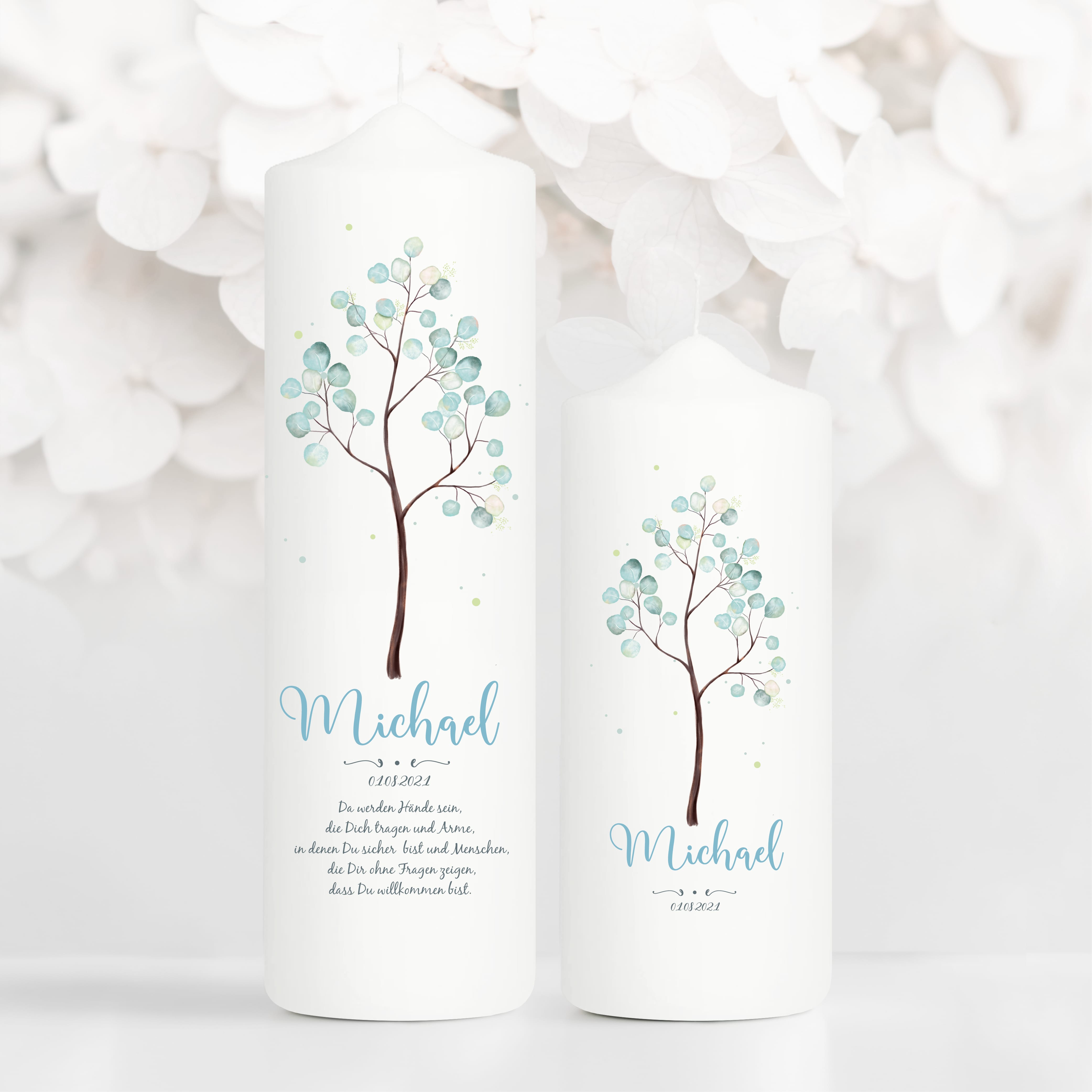 Taufkerze Junge Mädchen Baum Lebensbaum pastell bedruckt mit Namen, Datum und auf Wunsch eigenem, vorgegebenem oder keinem Taufspruch Auf dem Bild ist das Produkt: Taufkerze Junge Mädchen Baum Lebensbaum pastell bedruckt mit Namen, Datum und auf Wunsch eigenem, vorgegebenem oder keinem Taufspruch zum Preis von €5.90 abgebildet.