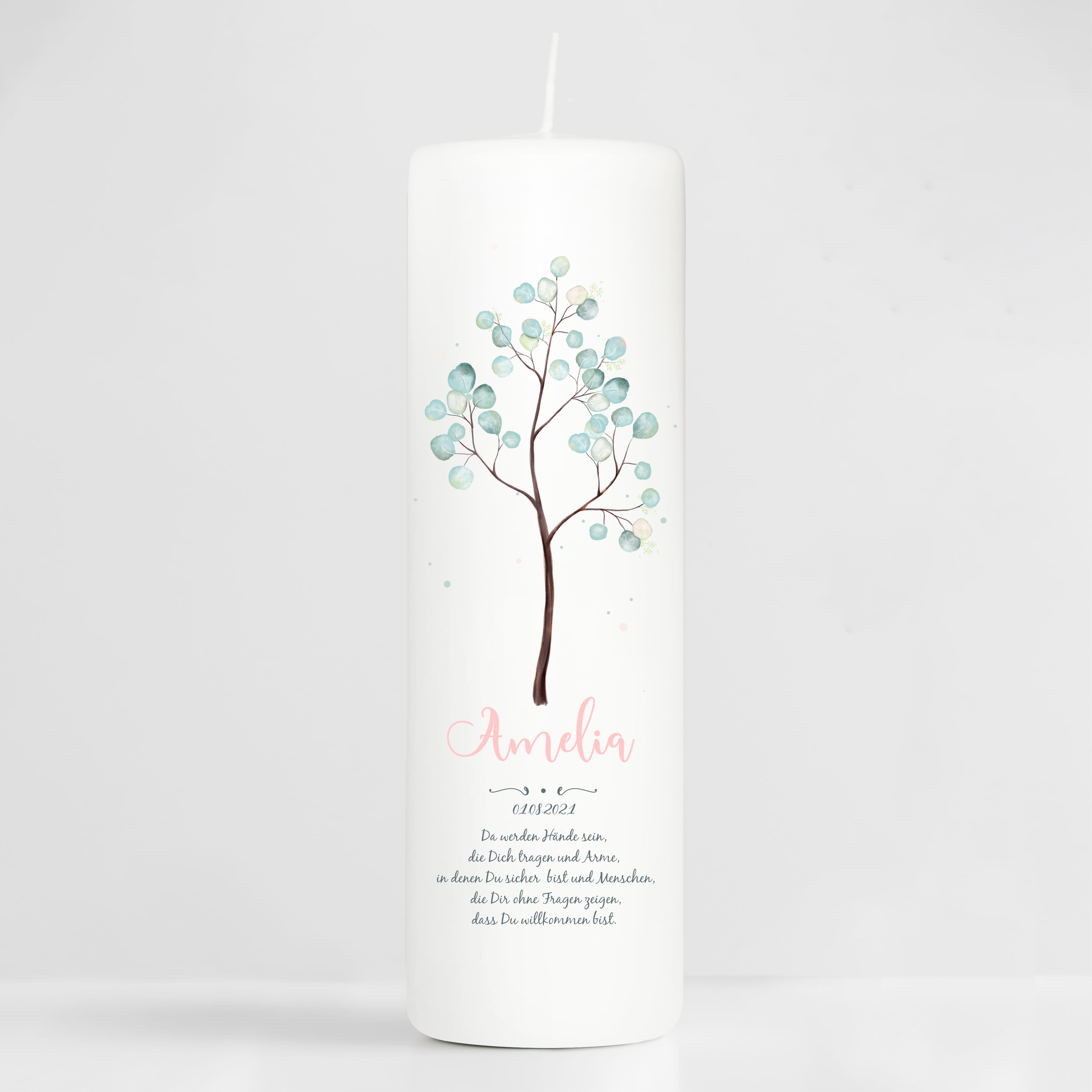 Taufkerze Junge Mädchen Baum Lebensbaum pastell bedruckt mit Namen, Datum und auf Wunsch eigenem, vorgegebenem oder keinem Taufspruch Auf dem Bild ist das Produkt: Taufkerze Junge Mädchen Baum Lebensbaum pastell bedruckt mit Namen, Datum und auf Wunsch eigenem, vorgegebenem oder keinem Taufspruch zum Preis von €5.90 abgebildet.