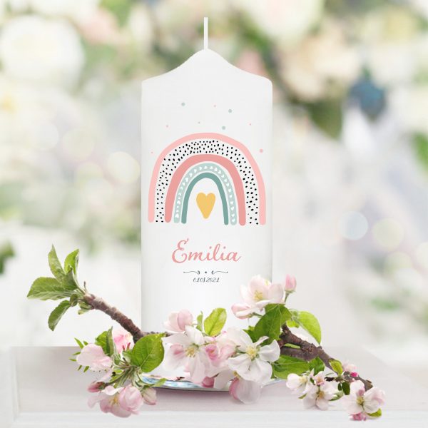 Auf dem Bild ist das Produkt: Taufkerze Kerze zur Taufe oder Kommunion Regenbogen bunt Taufspruch mit Wunschname & Datum zum Preis von €5.90 abgebildet.