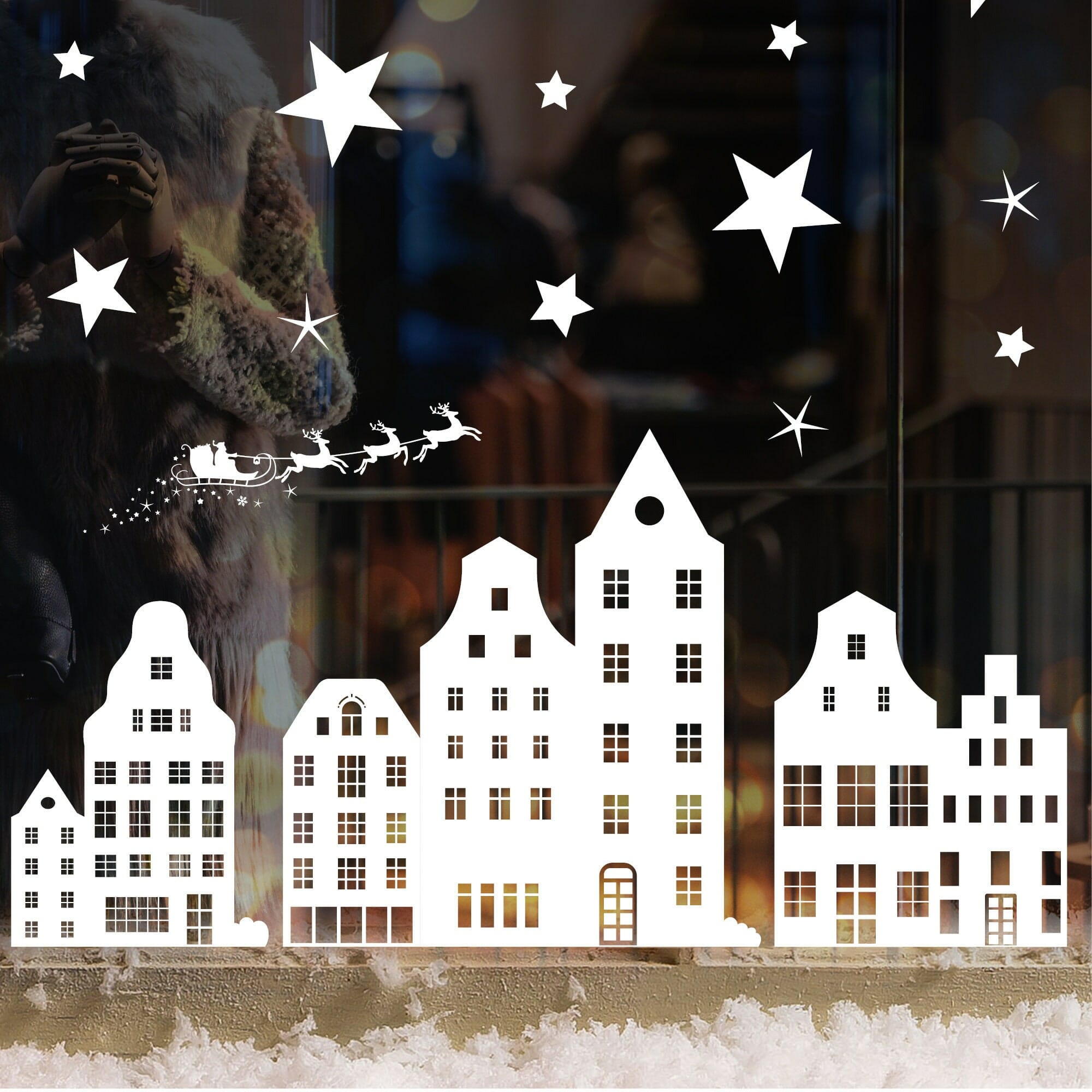 Wiederverwendbares Fensterbild Weihnachten Winterstadt Fensterdekoration Weihnachten Winter Rentierschlitten Sterne weiß Auf dem Bild ist das Produkt: Wiederverwendbares Fensterbild Weihnachten Winterstadt Fensterdekoration Weihnachten Winter Rentierschlitten Sterne weiß zum Preis von €13.90 abgebildet.