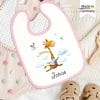 Bedrucktes Babylätzchen Giraffe Vögel Wolken mit Klettverschluss Wunschnamen Individuell Kinder Lätzchen Kleinkind Auf dem Bild ist das Produkt: Bedrucktes Babylätzchen Giraffe Vögel Wolken mit Klettverschluss Wunschnamen Individuell Kinder Lätzchen Kleinkind zum Preis von €14.9 abgebildet.