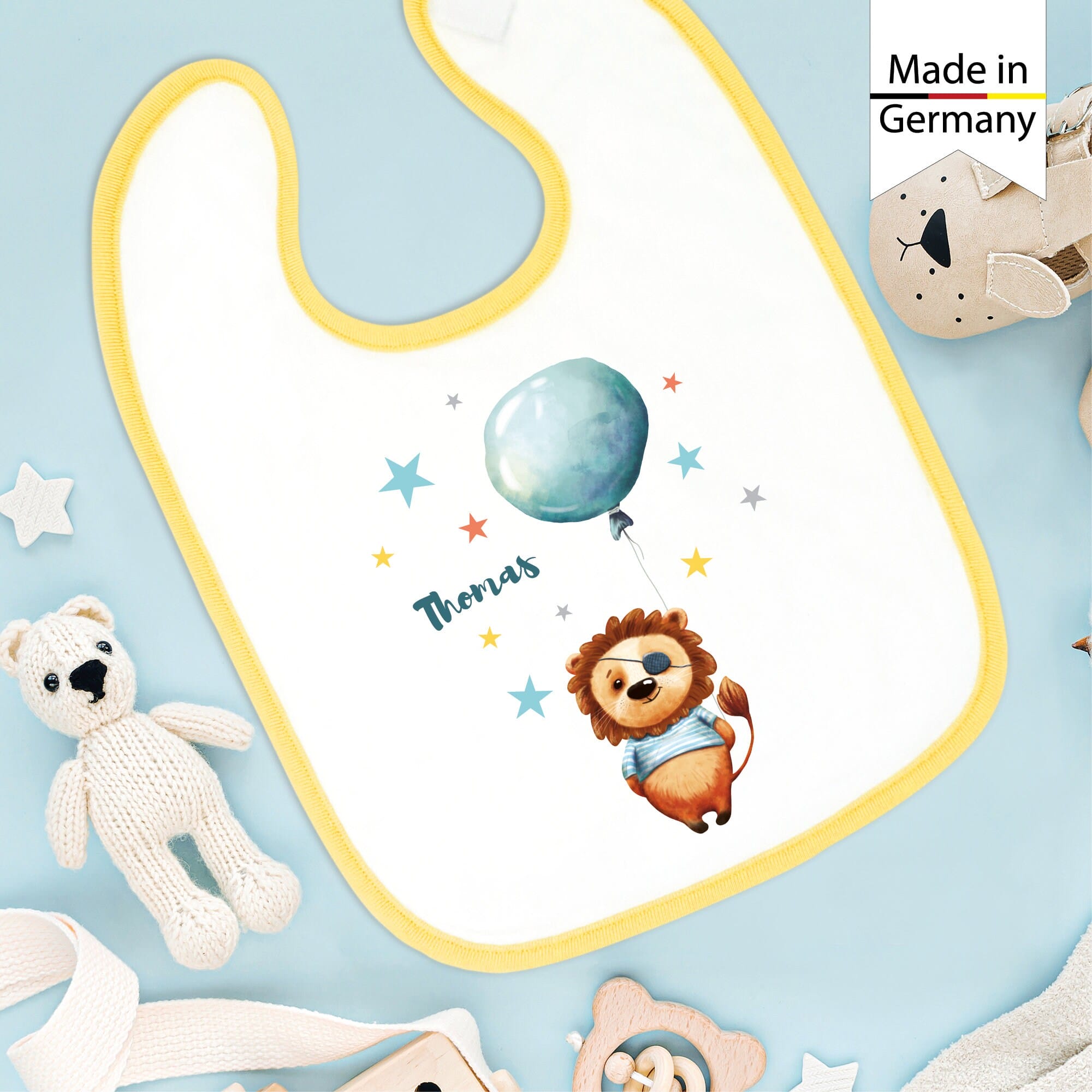 Bedrucktes Babylätzchen Löwe Luftballon Ballon Sterne mit Klettverschluss Wunschnamen Individuell Kinder Lätzchen Kleinkind Augenklappe Auf dem Bild ist das Produkt: Bedrucktes Babylätzchen Löwe Luftballon Ballon Sterne mit Klettverschluss Wunschnamen Individuell Kinder Lätzchen Kleinkind Augenklappe zum Preis von €14.9 abgebildet.