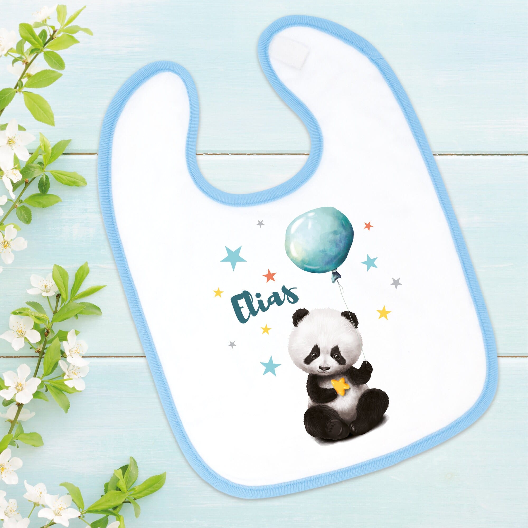 Bedrucktes Babylätzchen Panda Bär Luftballon Ballon Sterne mit Klettverschluss Wunschnamen Individuell Kinder Lätzchen Kleinkind Auf dem Bild ist das Produkt: Bedrucktes Babylätzchen Panda Bär Luftballon Ballon Sterne mit Klettverschluss Wunschnamen Individuell Kinder Lätzchen Kleinkind zum Preis von €14.9 abgebildet.