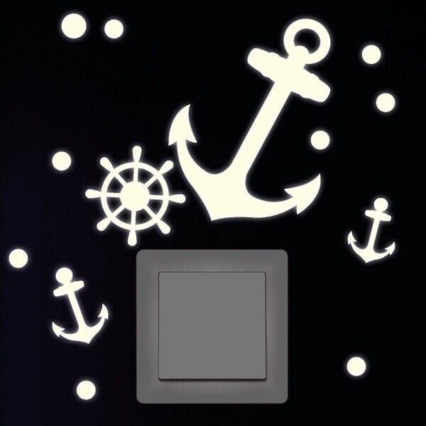 Leuchtaufkleber Kinderzimmer Fluoreszierende Anker und Steuerrad, Dekoration Lichtschalter Auf dem Bild ist das Produkt: Leuchtaufkleber Kinderzimmer Fluoreszierende Anker und Steuerrad, Dekoration Lichtschalter zum Preis von €6.9 abgebildet.