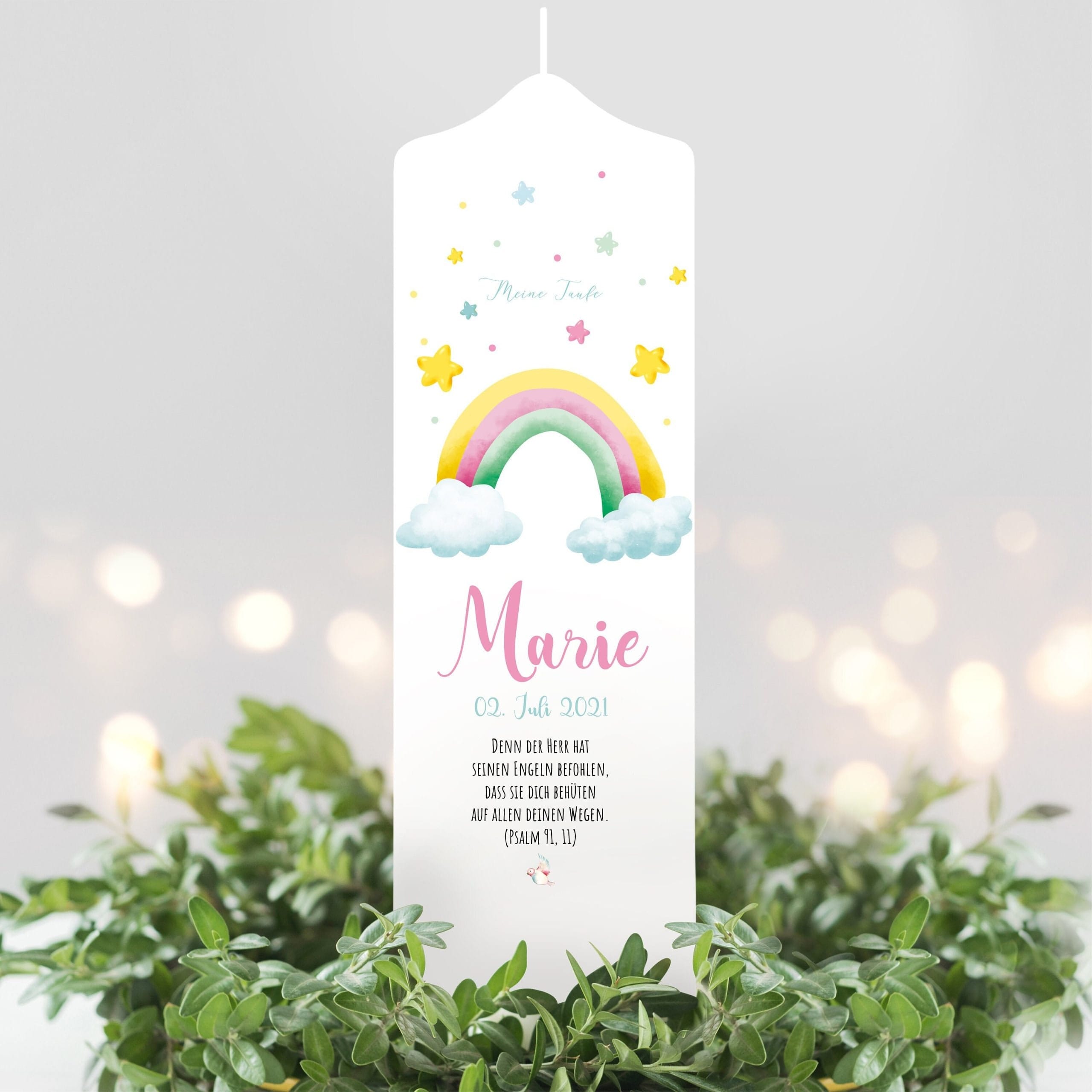 Taufkerze Junge Mädchen Regenbogen Wolken bunte Sterne bedruckt mit Namen, Datum und auf Wunsch eigenem, vorgegebenem oder keinem Taufspruch Taufkerze Junge Mädchen Regenbogen Wolken bunte Sterne bedruckt mit Namen, Datum und auf Wunsch eigenem, vorgegebenem oder keinem Taufspruch