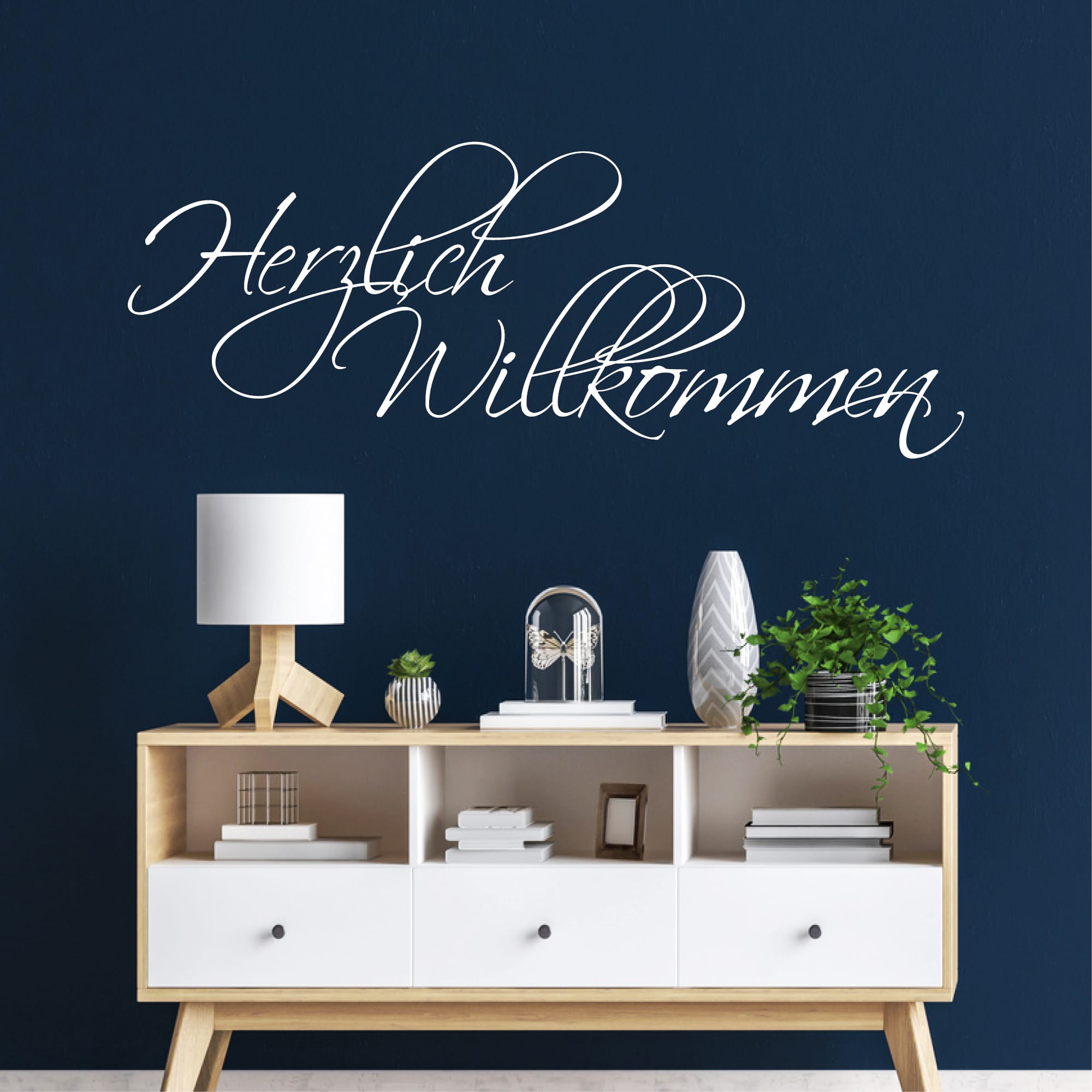 Auf dem Bild ist das Produkt: Wandtattoo Herzlich Willkommen Schriftzug Wandaufkleber Wohndekoration Spruch verschiedene Größen und Farben zum Preis von €23.90 abgebildet.