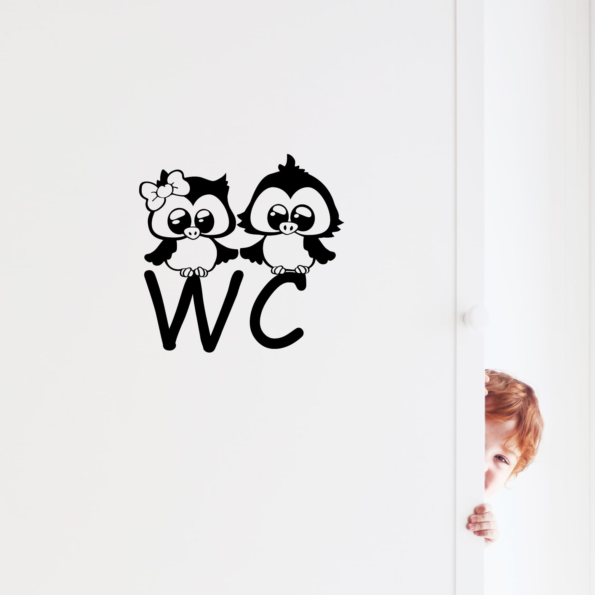 Auf dem Bild ist das Produkt: Türaufkleber Bad WC Eulen Badezimmer Türschild selbstklebend, rückstandslos entfernbare Dekoration, 30 Farben zur Auswahl zum Preis von €10.90 abgebildet.