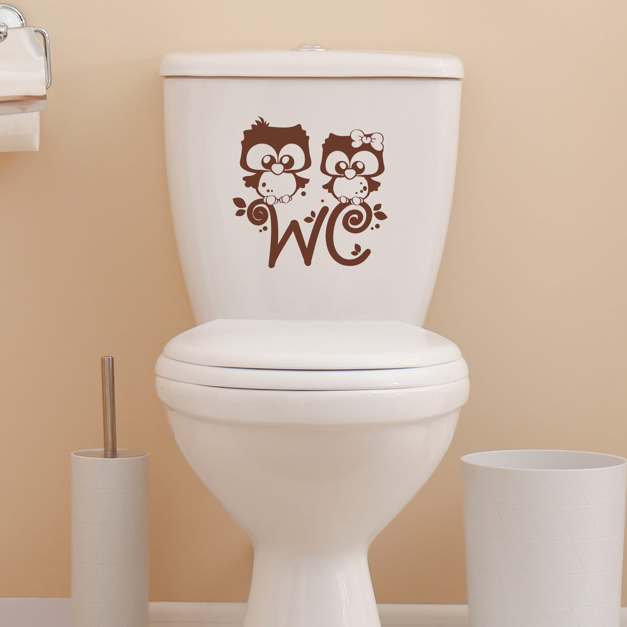 Türaufkleber Eulen Pärchen mit WC-Schriftzug, 30 Farben, selbstklebender Türsticker für Bad & Gäste-WC, rückstandslos entfernbar, hochwertige Vinylfolie, WC Aufkleber Tür, WC Schild Auf dem Bild ist das Produkt: Türaufkleber Eulen Pärchen mit WC-Schriftzug, 30 Farben, selbstklebender Türsticker für Bad & Gäste-WC, rückstandslos entfernbar, hochwertige Vinylfolie, WC Aufkleber Tür, WC Schild zum Preis von €10.90 abgebildet.